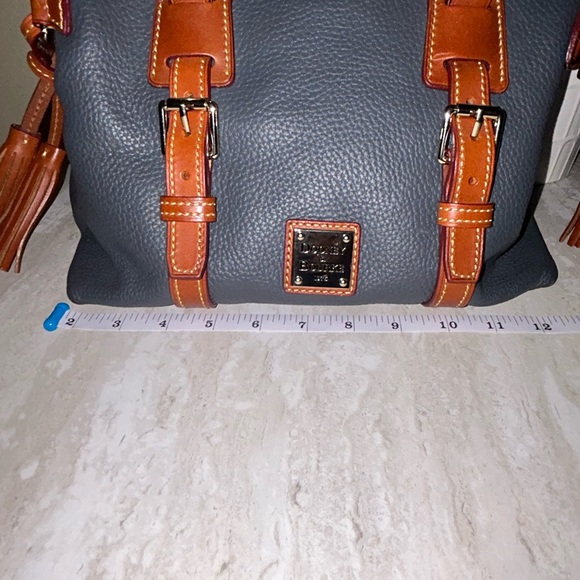 Dooney & Bourke in Excellent Condition - Picture 5 of 9